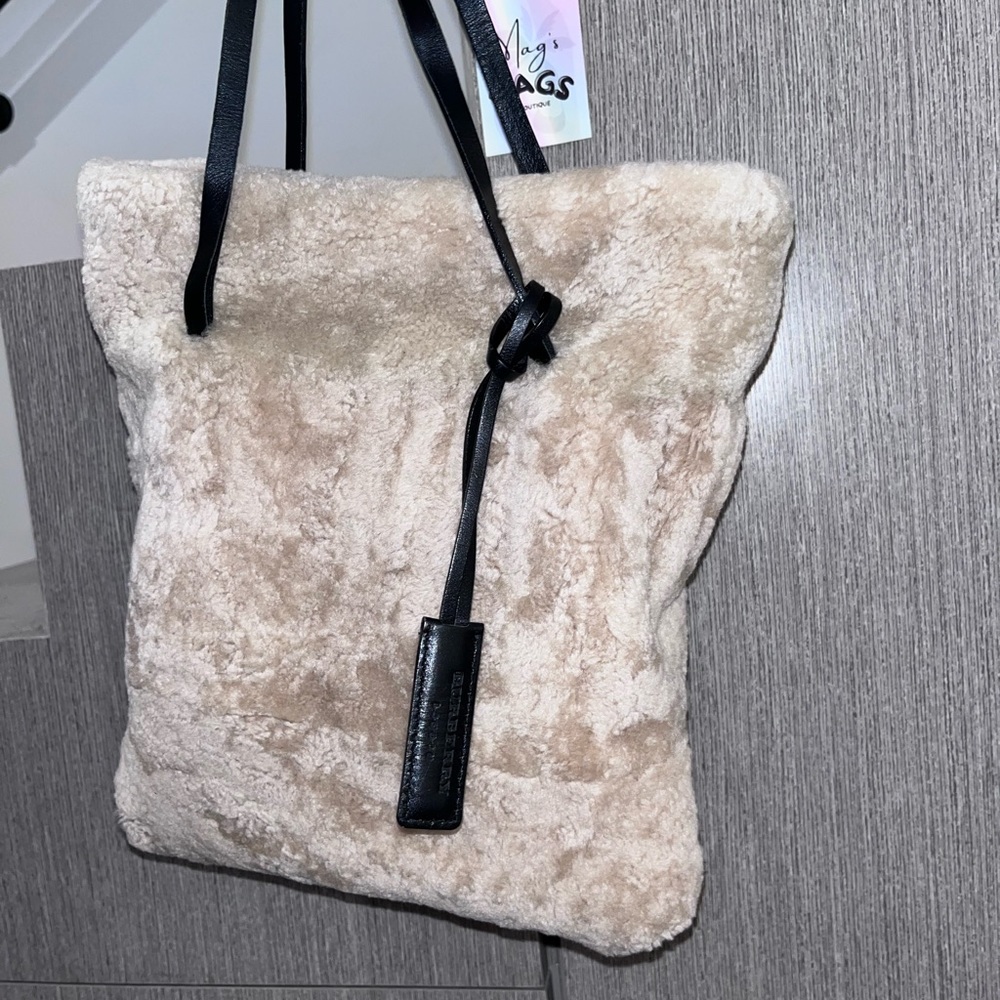 Burberry: Sherpa Fur Shearling Nova Check Reversible Tote โค๏ธ (rare find) - Picture 13 of 16